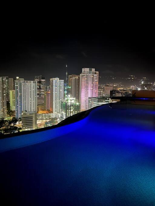 New Modern Cozy In Ayala Business Park * Cebu