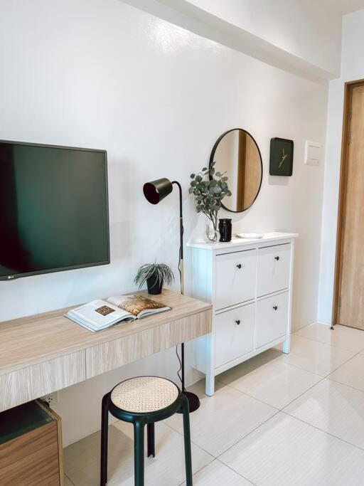New Modern Cozy In Ayala Business Park