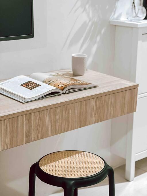 New Modern Cozy In Ayala Business Park Apartment Cebu