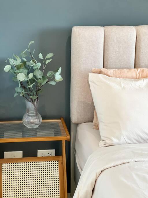 New Modern Cozy In Ayala Business Park Apartment Cebu