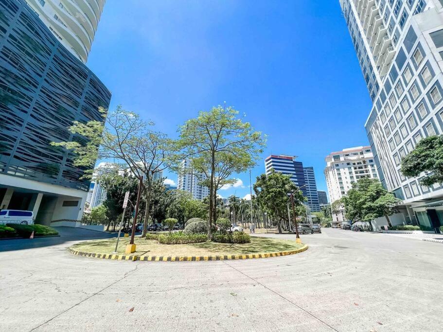 New Modern Cozy In Ayala Business Park