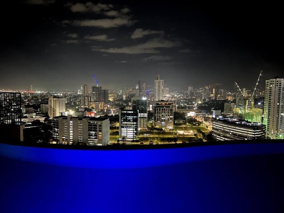 Apartment New Modern Cozy In Ayala Business Park
